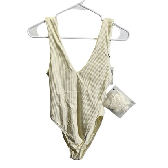 Montce Cream Ribbed Kim One-Piece Swimsuit Size M Stretchy - Picture 2 of 5